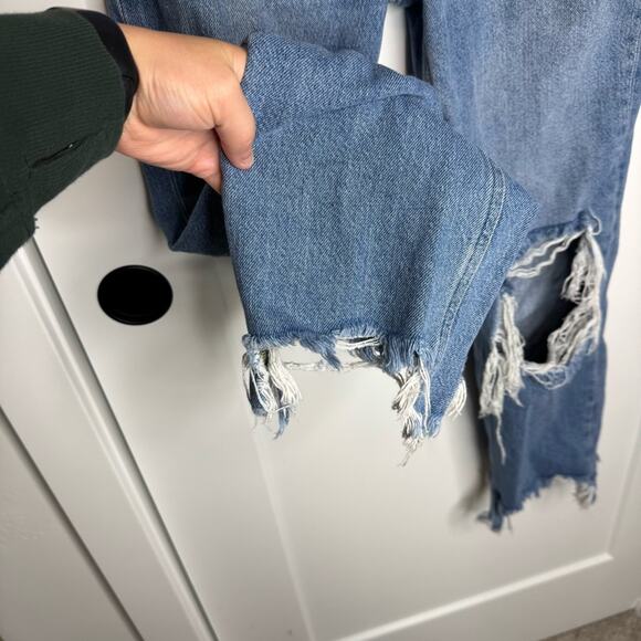Free People Maggie Mid Rise Distressed Straight Leg Chewed Hem Jeans Size 25 - Picture 5 of 7
